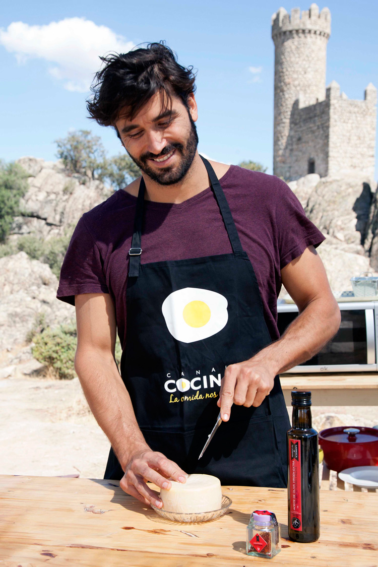 Alex García en Canal Cocina con productos Mariscal & Sarroca