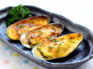 Mussels with cheese sauce